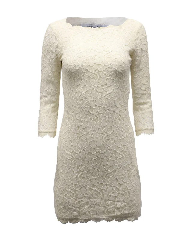 Diane Von Furstenberg Lace Bodycon Dress in Cream Rayon